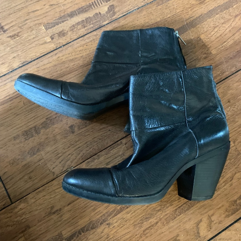 BANDOLINO | Black Leather Heeled  Booties | Sz 9-1/2